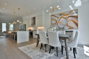 Modern dining room décor in professionally staged Toronto house for sale